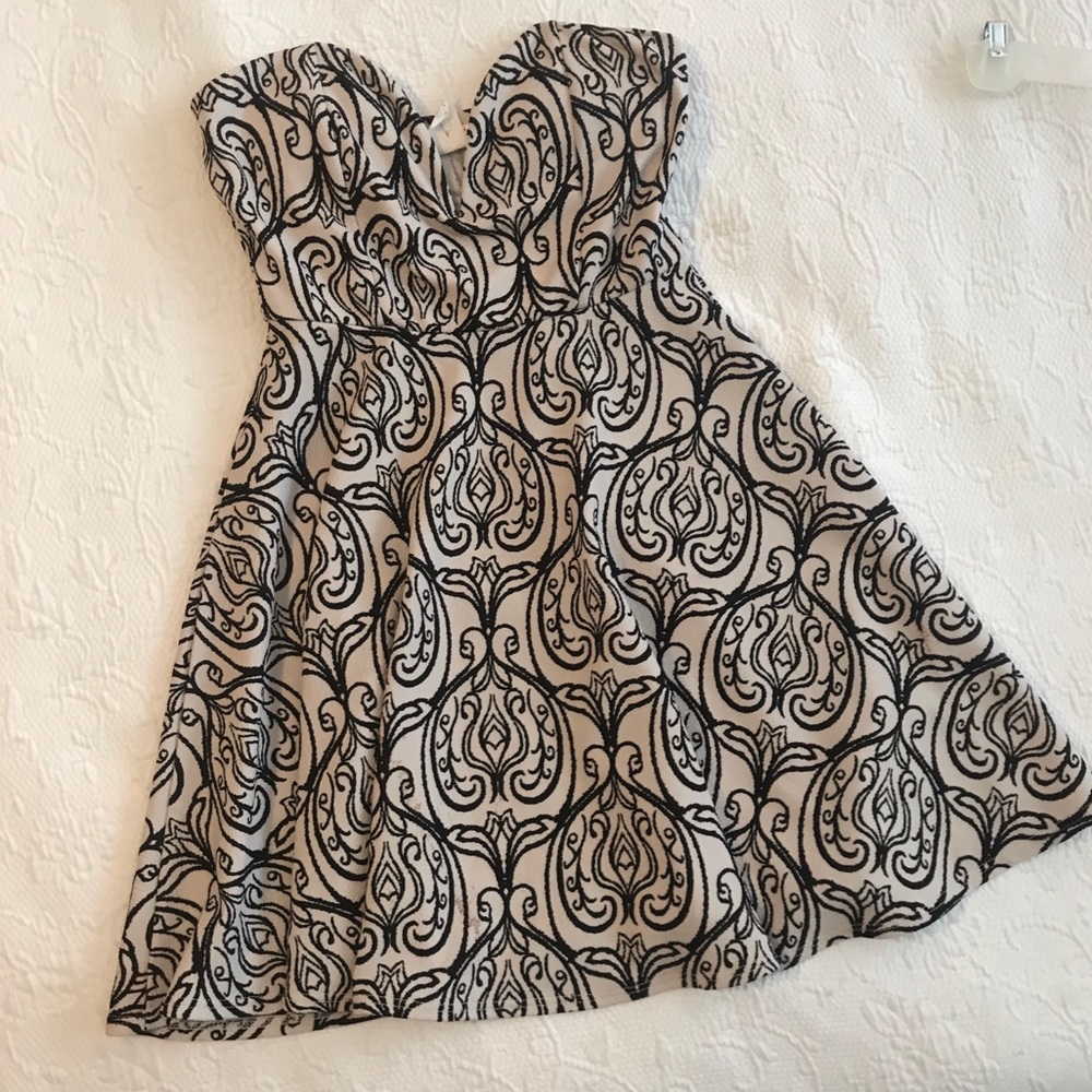 Strapless dress